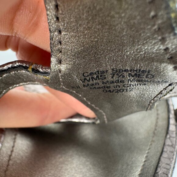 Y2K Kenneth Cole Reaction Bronze Faux Snake Skin Wedge Sequence Sandals Size 7.5 - Picture 11 of 12